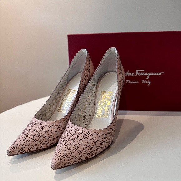 Salvatore Ferragamo Macaron Pink Perforated Leather Heels - Size 5 - Picture 6 of 6
